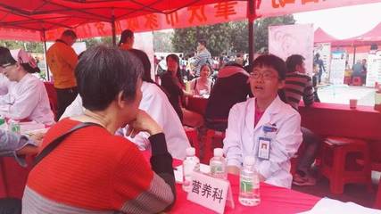 市一院開展“天天學雷鋒，志愿不停步”系列活動，營養健康咨詢便民惠民暖人心